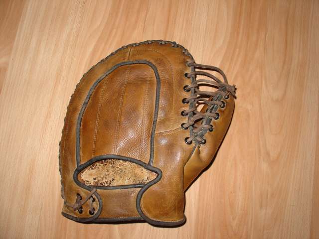 Sam Leslie Goldsmith AB38 Back